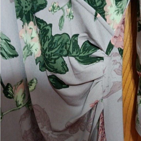 BCBGENERATION Dress Violet with Floral Print in Pink and Green Large - Picture 3 of 6